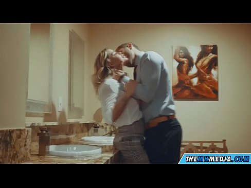 ❤️ Uma blonde obugaxayo ekuyenga endlini yangasese yomphakathi ❤  kithi zu.porno-fuq.ru ﹏